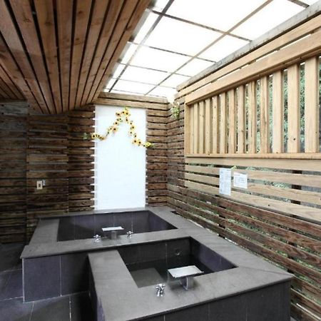 Hotspring World Wulai Hotel Buitenkant foto
